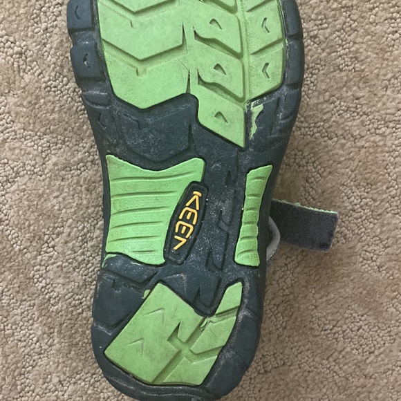 Boys Keens Grey, great condition - Picture 12 of 12